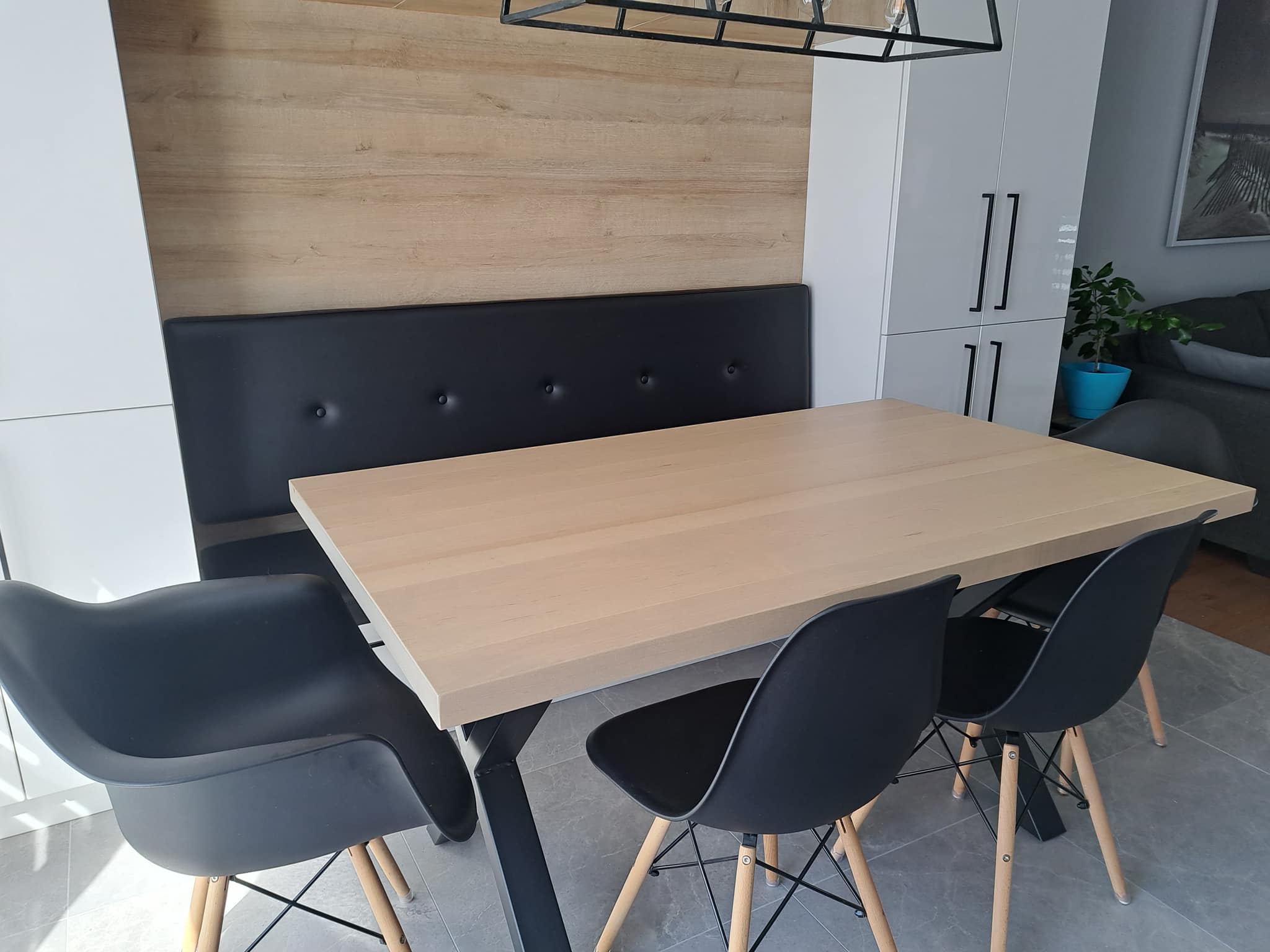 Table Merisier Table en Merisier Massif sur mesure – Tousi Ébeniste